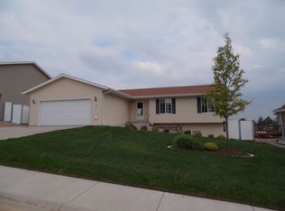 1903 Kenadie Dr, Gillette, WY 82718