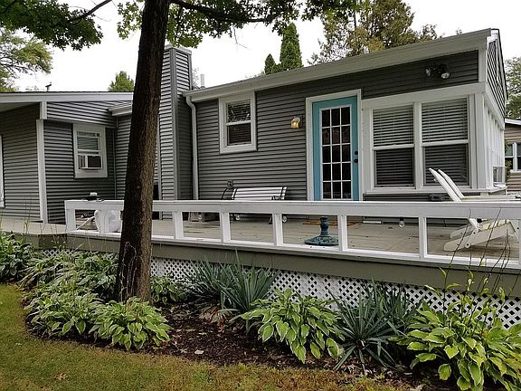 3rd image of 411 Parkway Dr