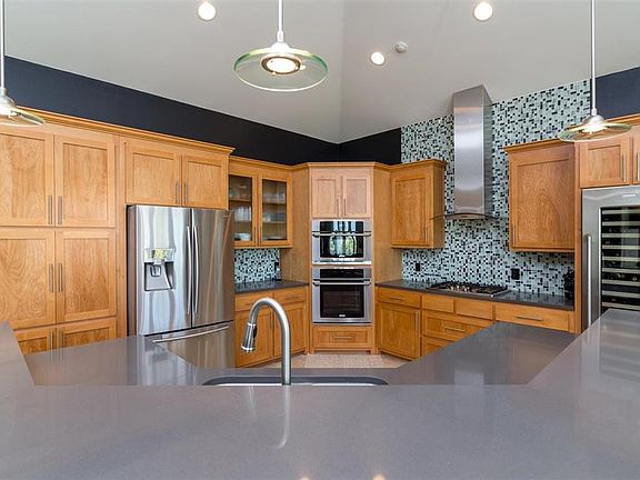 5th image of 1405 Ariola Dr