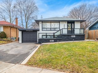 402 Saint Augustine Dr, Oakville, ON L6K 3E9