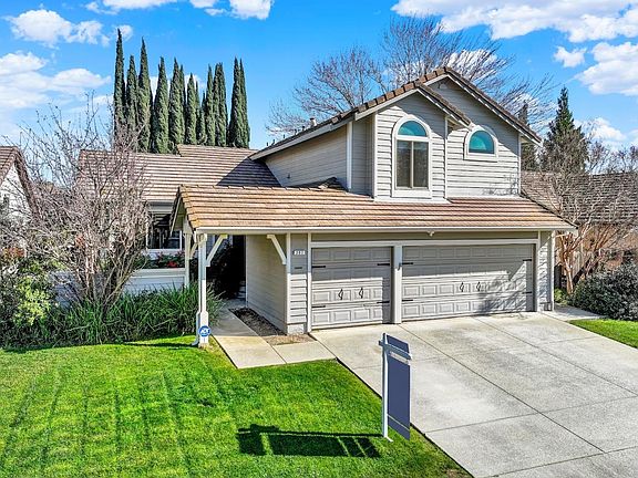 3rd image of 207 Larkspur Drive