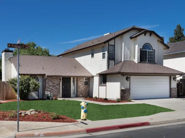 921 Fremont Ave, Clovis, CA 93612