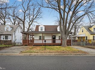 318 Holy Cross Rd, Baltimore, MD 21225