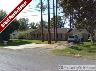 6325 32nd St, Groves, TX 77619