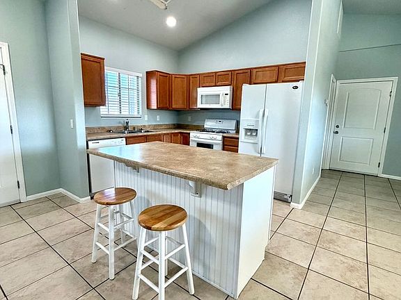 3rd image of 7419 Kellogg Ave