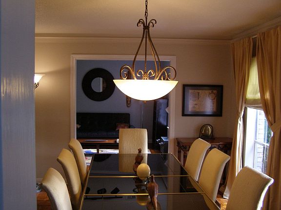 3rd image of 3642 Red Oak Ct