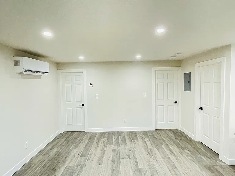 823 Golf Club Cir — Photo 24