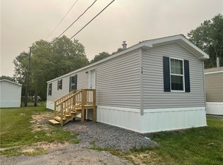 74 2nd St, Farmington, NY 14425