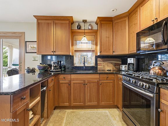 3rd image of 308 Main Street