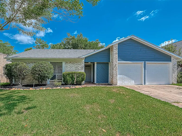 22622 John Rolfe Ln — Photo 3