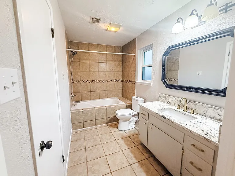 2605 Cambridge St — Photo 15
