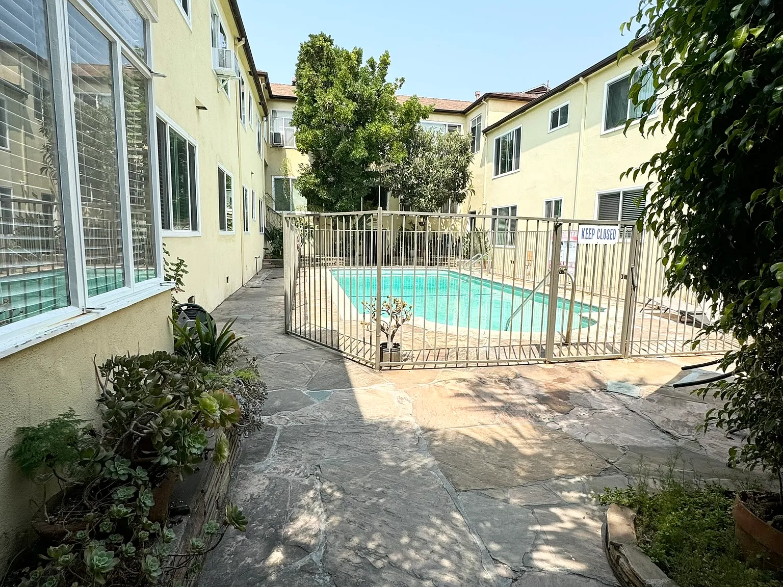 2 bed, 1000 sqft, $2,995 — Photo 3