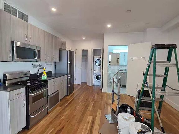 2nd image of 31 2nd Ave Unit 6D
