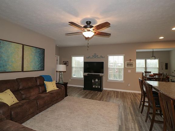 5th image of 995 Trovillo Dr
