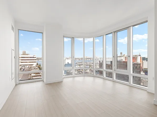 555 West 43rd Street image 16 of 19