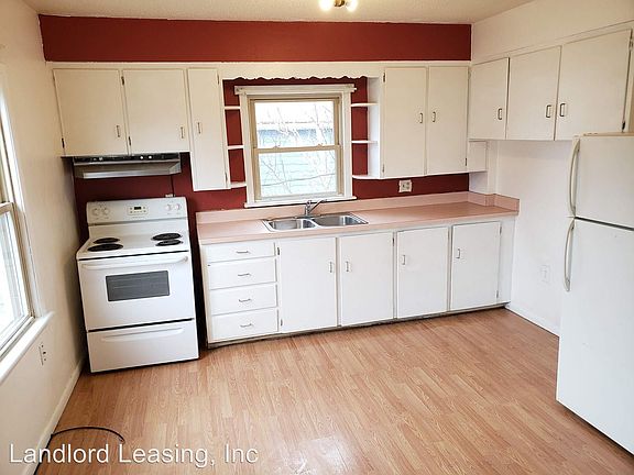 4th image of 837 Lake Ave