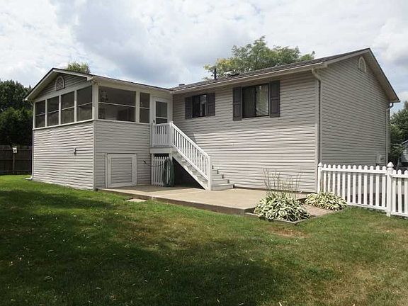5th image of 107 McDonald Dr