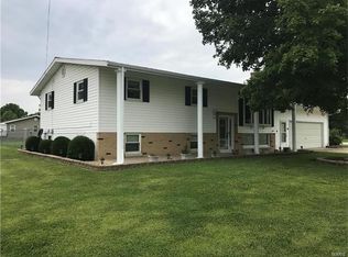 405 S Chestnut St, Brownstown, IL 62418