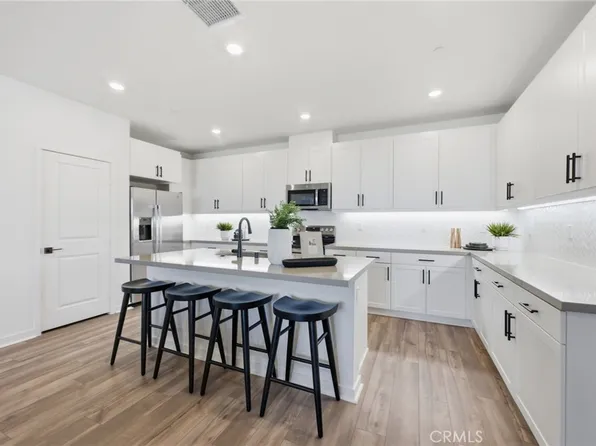 12903 Paradiso Dr #301, Eastvale, CA 92880