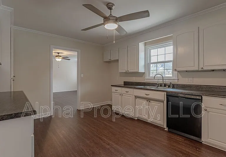 400 Fairhaven Dr — Photo 6