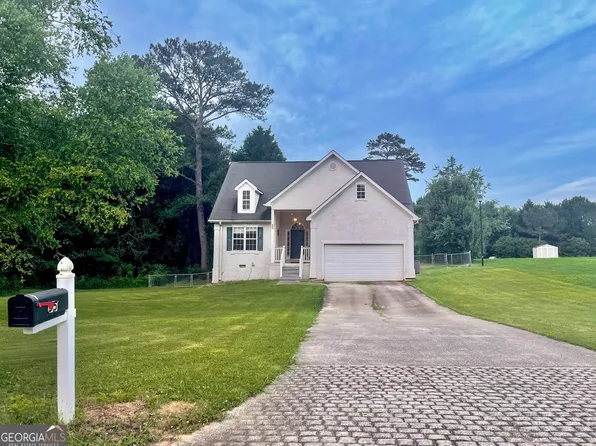 55 McIntosh Estates Ct, Sharpsburg, GA 30277