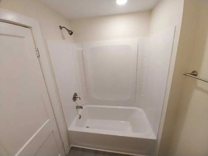118 W B St #9 — Photo 10