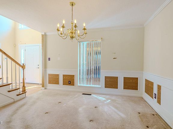 4th image of 10108 Delle Meade Dr