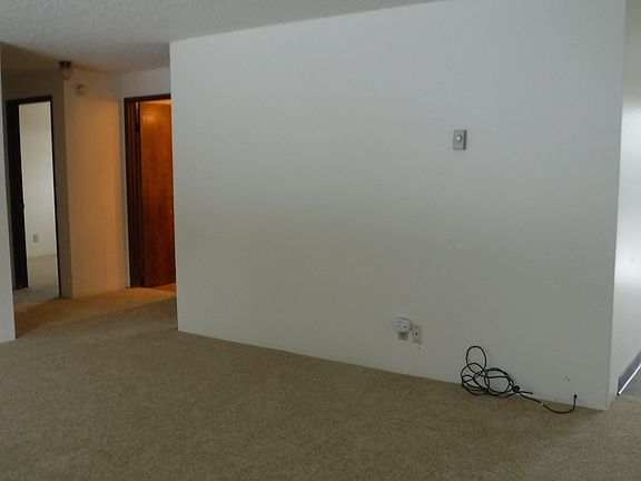 2nd image of 1550 SE Skylark Dr