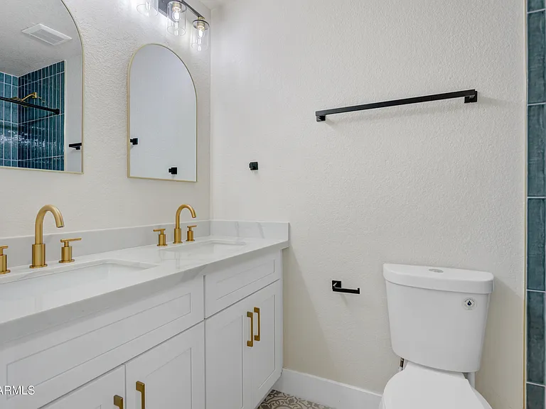 6863 E Kelton Ln — Photo 24