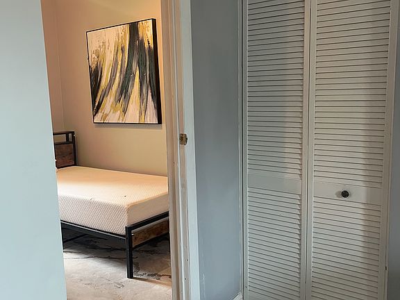 4th image of 2607 Evergreen Ave #2