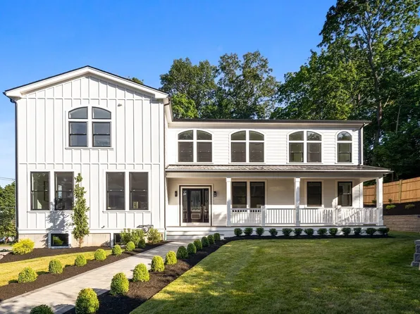 2 Atherton Rd, Winchester, MA 01890