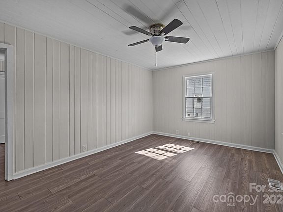 2nd image of 416 E 8th Ave