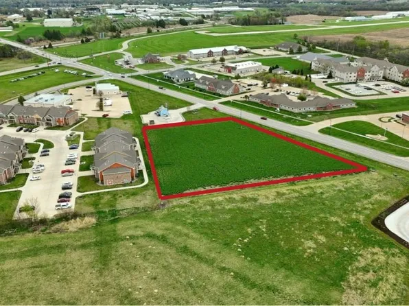 Washington St, Pella, IA 50219