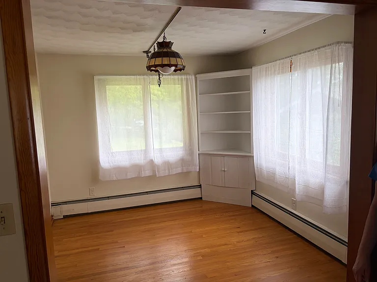 115 Oakmont Rd — Photo 5