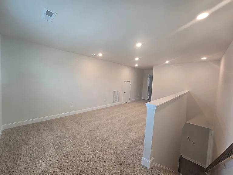 200 Mary Montrose Blvd — Photo 22