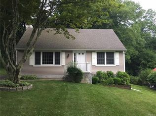 27 Summit Rd, Katonah, NY 10536