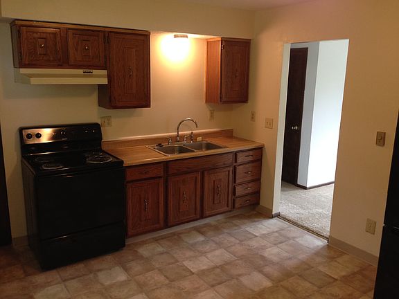 2nd image of 4014 Elm St