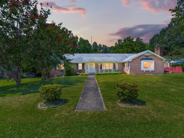 114 Castle Dr, Smithfield, NC 27577