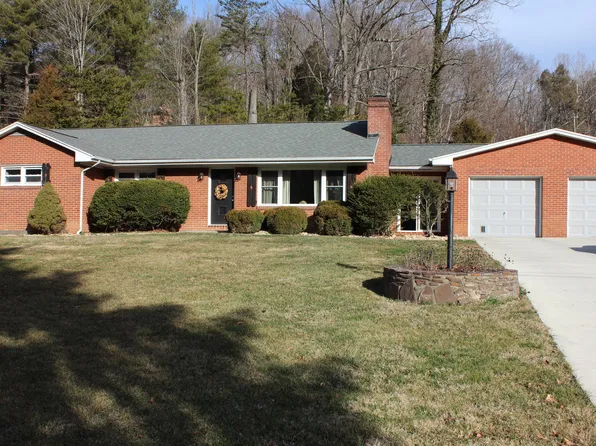 2616 Dogwood Ave, Covington, VA 24426