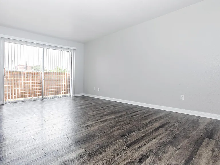 Bayou Park Apartments — Photo 39