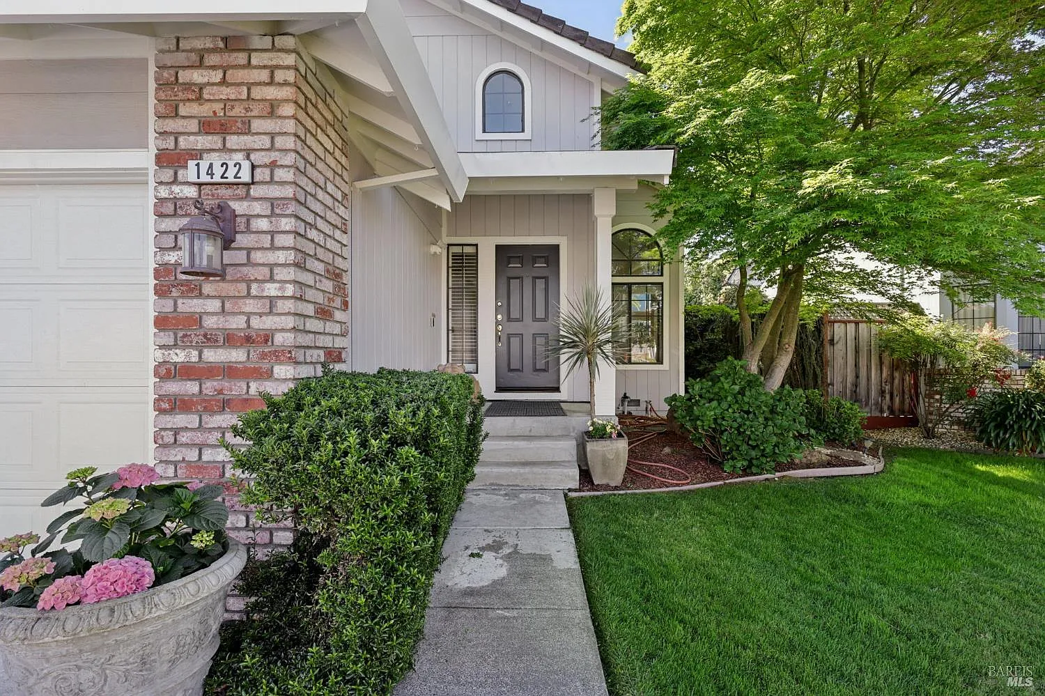 1422 Roman Dr - Photo 5