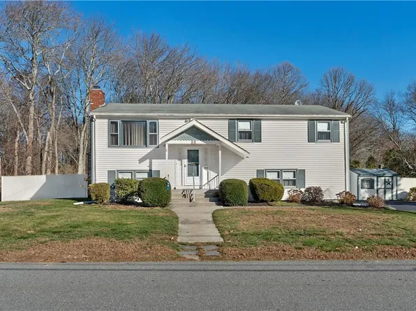 48 Lucy Ln, Somerset, MA 02726