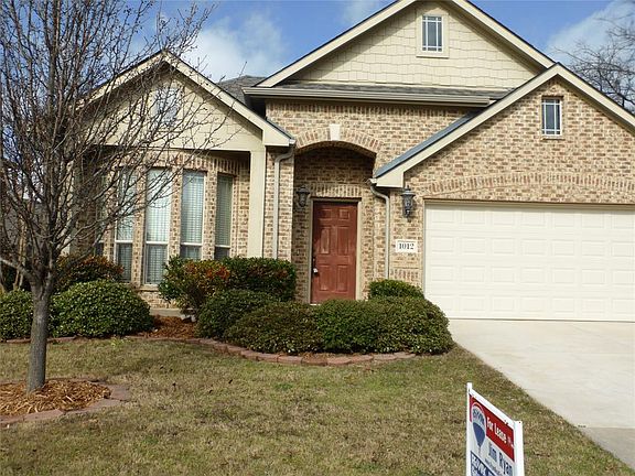2nd image of 1012 Acacia Dr