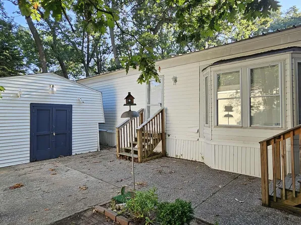4927 Winesap Dr, Muskegon, MI 49442