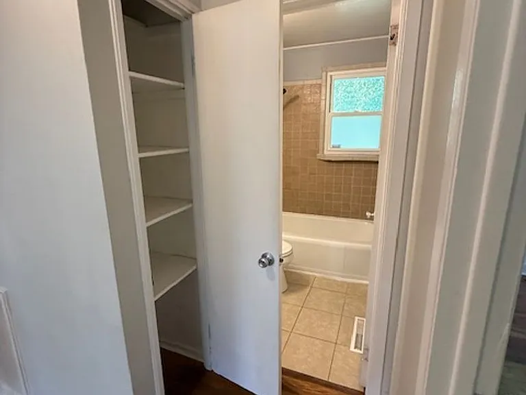508 Henderson Dr — Photo 18