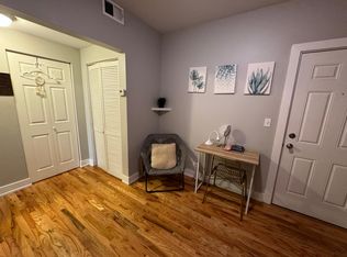 822 W Cuyler Ave APT 221, Chicago, IL 60613