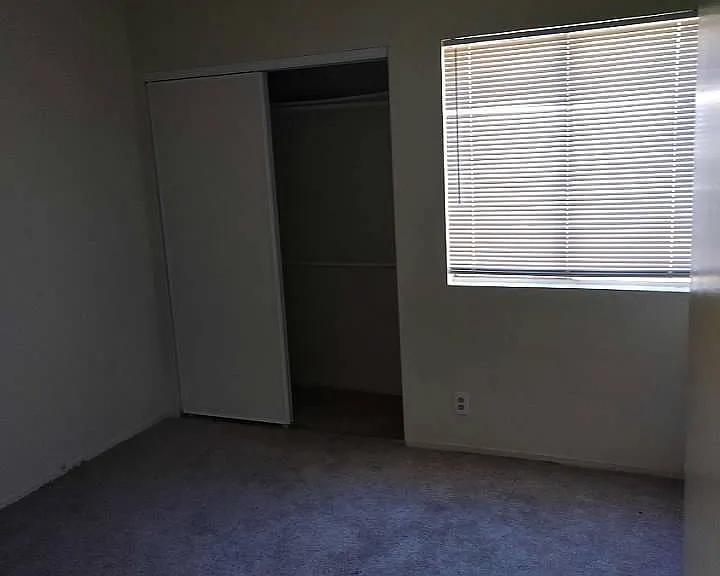 5049 Spencer St #D — Photo 24