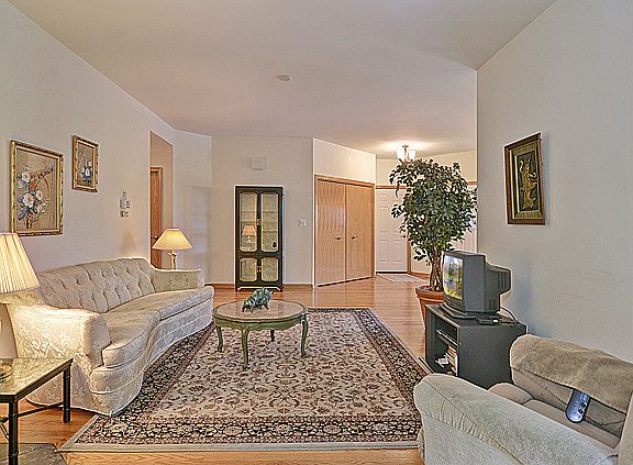 4th image of 5301 Commonwealth Ave #4831