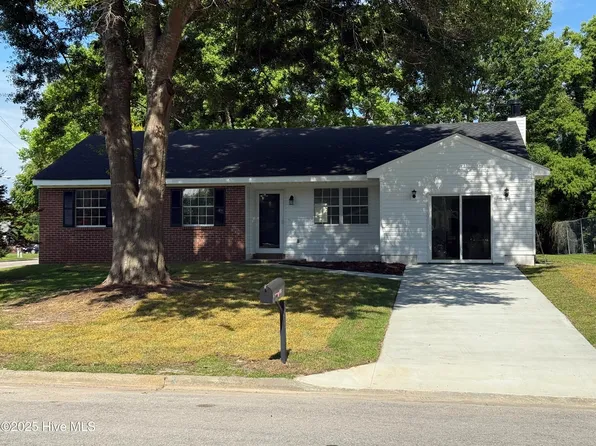 101 Winter Road, Jacksonville, NC 28540