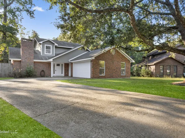 3824 Kendale Dr, Gautier, MS 39553